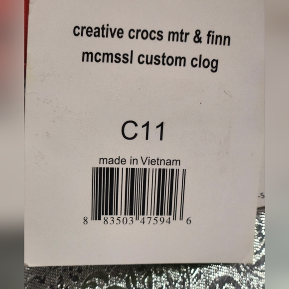 DISNEY MAQUEEN SIZE C11 Red BOY Slippers with Cartoon Charms - Picture 9 of 10